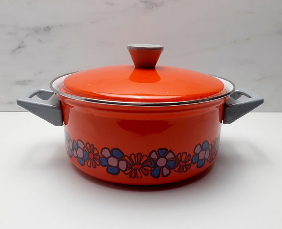 Kitchen & Table by H-E-B Enameled Cast Iron Skillet - Classic