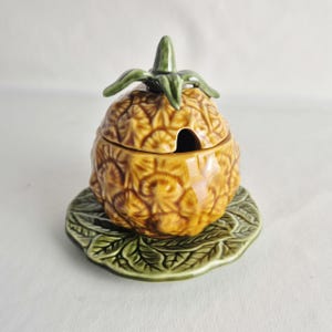 Pineapple-shaped jam jar | Vintage ceramic honey jar | Majolica pineapple Portugal | Quirky table decor