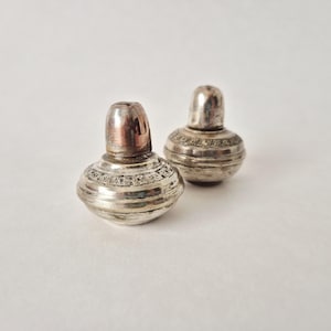 Vintage silver-plated salt and pepper shakers | Salt and pepper set | Salt and pepper barrels