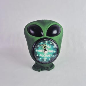 Alien-klocka | 'Du är inte ensam' | MA Collection bordsklocka | Klocka formad som en alien
