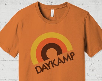 Daykamp 70s Rainbow logo tee