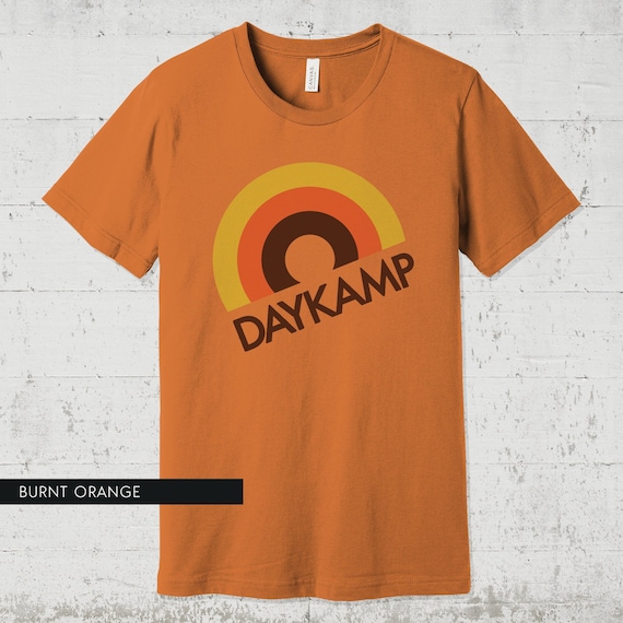 Daykamp 70s Rainbow logo tee