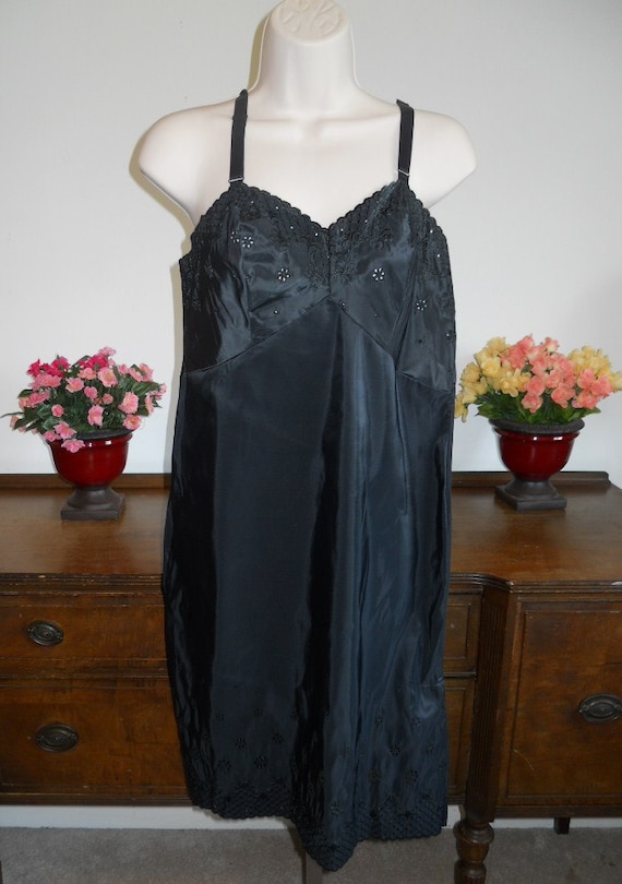 Vintage 1950's Black Slip ~ Aristocraft Black Nylo