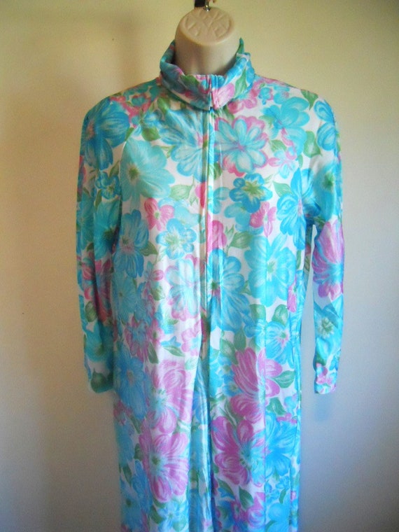 Vintage 1970's Floral Housecoat ~ Dressing Robe ~… - image 1