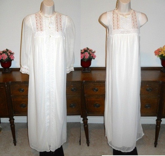 Vtg White Peignoir Set ~ 1960's Long Bridal White