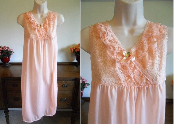 Vintage Peach Nightgown ~ 1980's Peach Pink Nightg