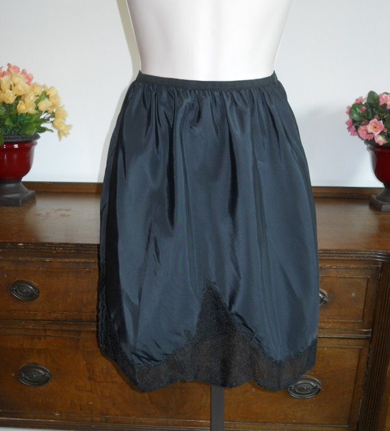 Vintage Black Pillow Tab Mini Slip ~ 1960's Sarama