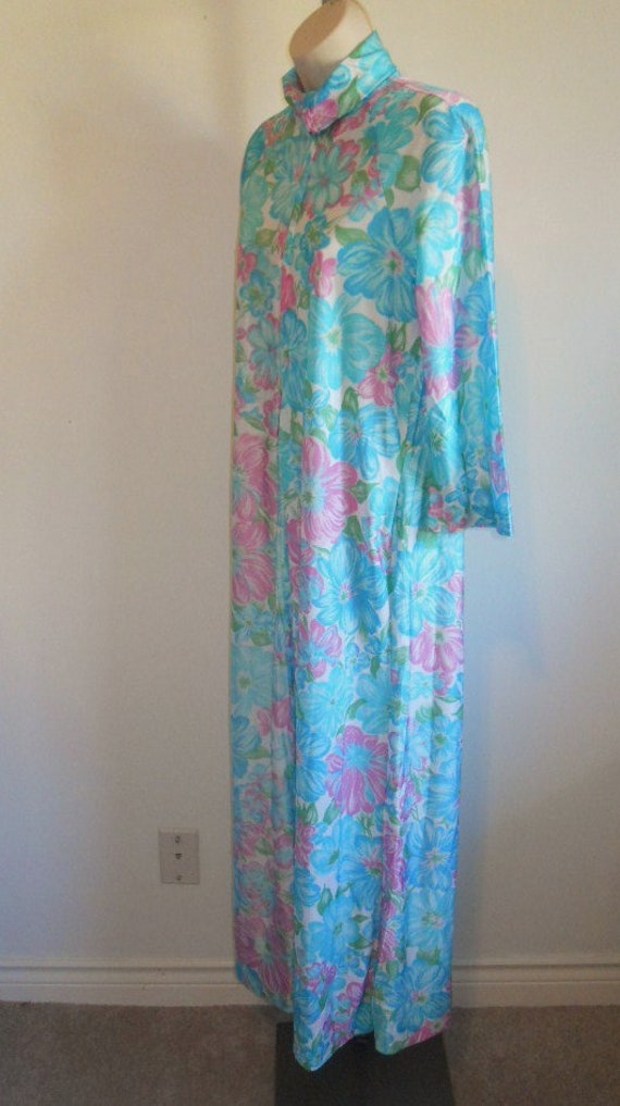 Vintage 1970's Floral Housecoat ~ Dressing Robe ~… - image 4