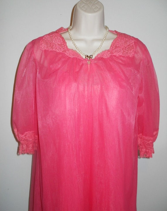 Vintage VANITY FAIR Pink Chiffon Peignoir Neglige… - image 1