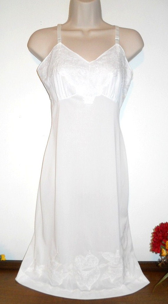 Vintage White Dorsay Full Slip ~ 1960's Gold Label