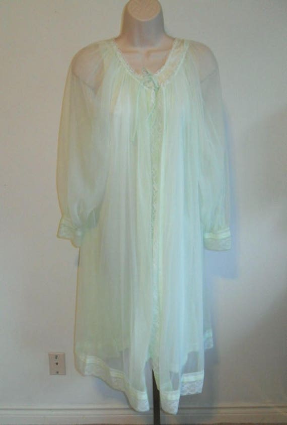 Medium 70s Miss Elaine Mint Green Lace Trim Peignoir As Is