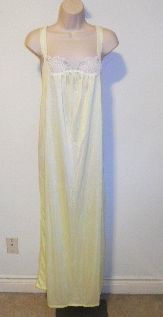 Vintage Queentex Yellow Nightgown ~ 1970's Long E