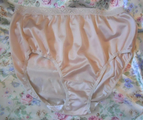 Vintage NOS Kmart Soft Pink Floral High Cut Panties Size 8