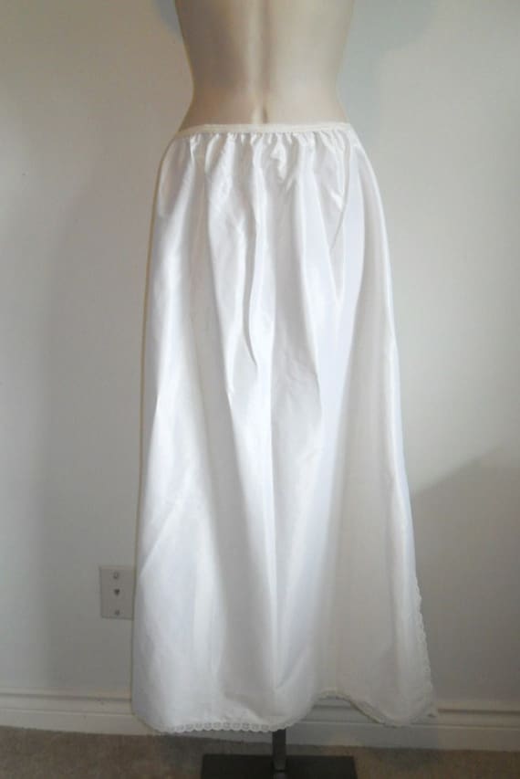 Vintage Lorraine Pillow Tab Half Slip ~ 1960's Whi