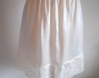 Vintage Cream Colored Lacy Half Slip~  Intimate Details Intime Lacy Slip ~ 5"Lace Hem ~ SIZE 39