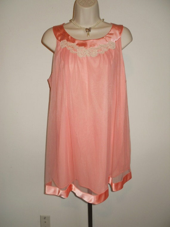 Rare Vintage 1960's Coral Pink Baby Doll Nightgow… - image 2
