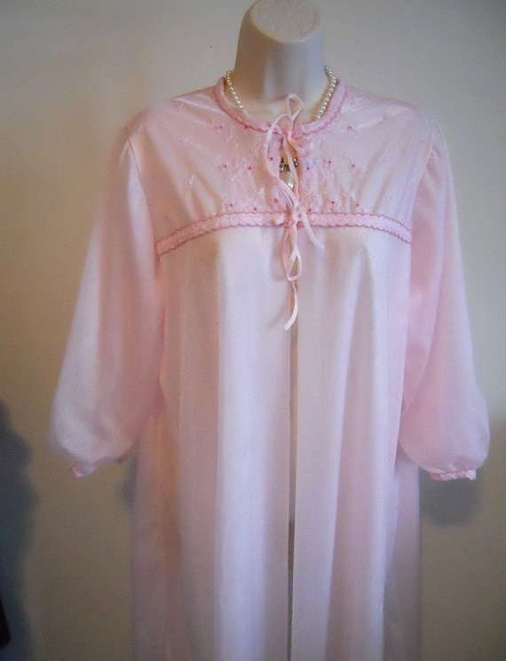 Vintage Perri Ann Pink Peignoir Negligee ~ 1960's… - image 1