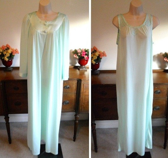 Vintage Daisyfresh Peignoir Set ~ 1970's Negligee