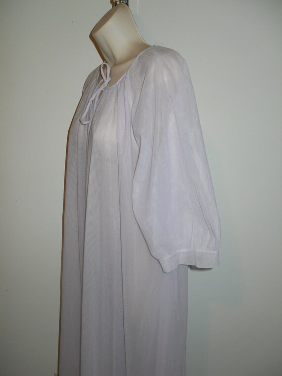 Vintage 1960's Long Peignoir ~Lilac Chiffon Peign… - image 3