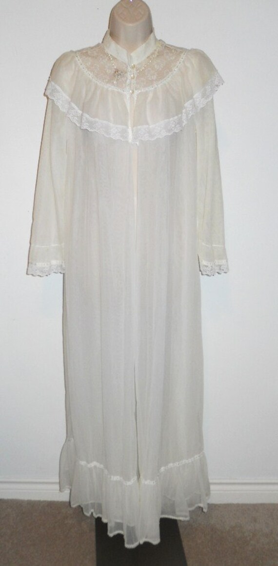 Vintage Victorian Style Peignoir Negligee ~ White