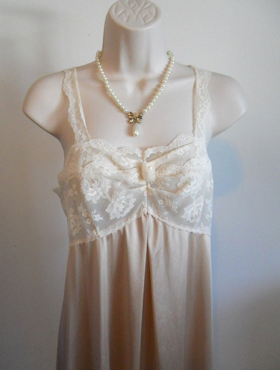Vintage Miss Elaine Mocha Nylon Nightgown 1970's Long Silky Nightgown ...