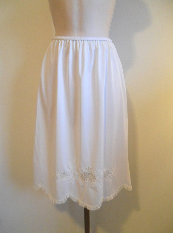 Vintage White Nylon Half Slip ~ 1960's Underskirt ~ … - Gem