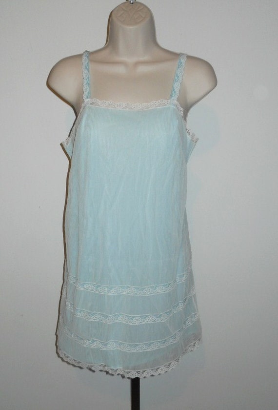 Vintage Van Raalte USA Nightgown ~1 960's Baby Blu