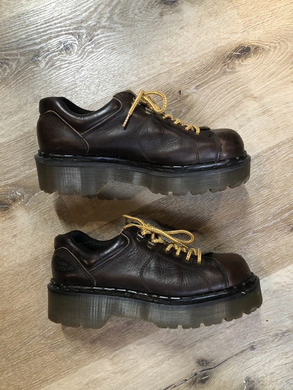 dr martens brown platform