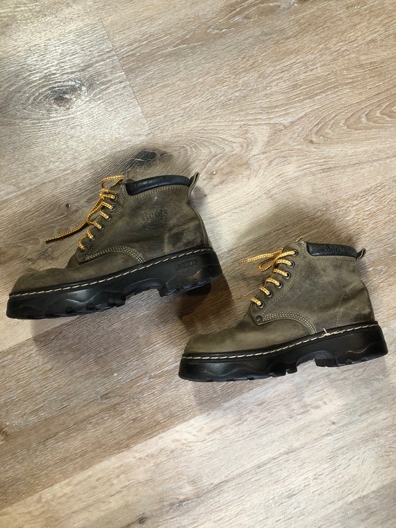 Roots Tuff Green Nubuck Hiking Boots 