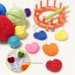 Loom Strickmuster Pocket Heart Hugs Project mit Tags |  2 Versionen bedruckbare Etiketten | Schnittmuster mit Videoanleitung von Loomahat