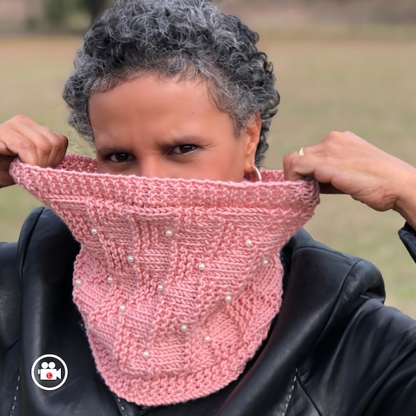 Loom Knitting PATTERNS : Loom Knit Cowl The Pyramid Stitch for Women and Men  | Unisex Scarf  | Includes Video Tutorial |  by Loomahat