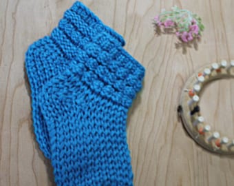 Loom Knit Socks Pattern (with Video Tutorial ) Slipper with Bubbles Project on a 24 peg by Loomahat