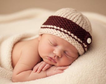 Mönsterstickad kabelmössa för nyfödd baby från Loomahat