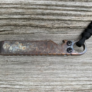 Fourche-levier moletée faite main : outil multifonctionnel en acier inoxydable flammé
