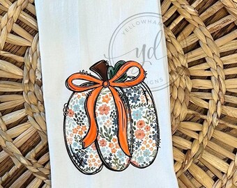 Fall pumpkin kitchen tea towel, pumpkin fall thanksgiving decor,  thanksgiving fall hostess gift tea towel, teacher gift idea