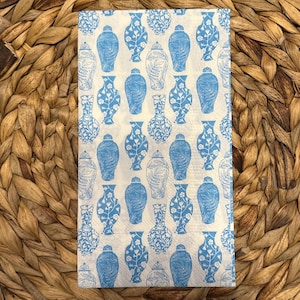 Set of 2 blue chinoiserie urns vase dinner/guest size napkins for decoupage on shells, southern style napkin for oyster shell decoupage