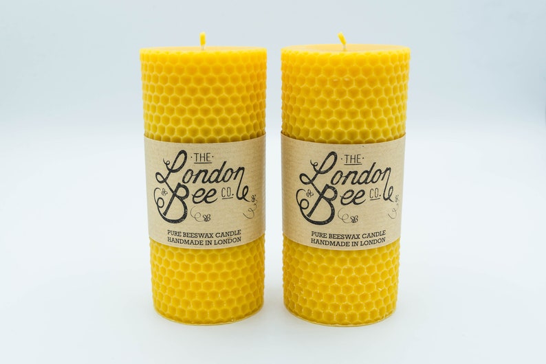 Honeycomb Solid Beeswax Pillar Candle 12.38 cm x 5.75 cm zdjęcie 2