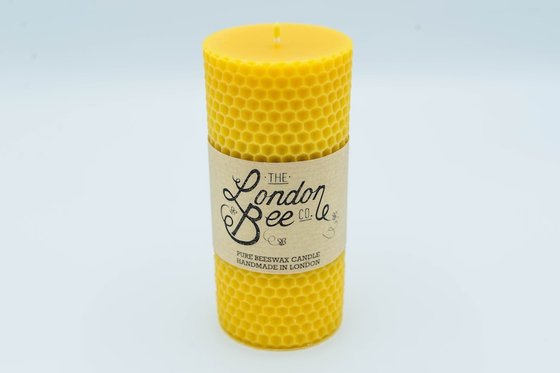 Honeycomb Solid Beeswax Pillar Candle 12.38 cm x 5.75 cm zdjęcie 3