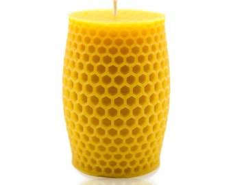 Beeswax Honeycomb Barrel Candle 35+ Hours (8 cm x 5 cm)