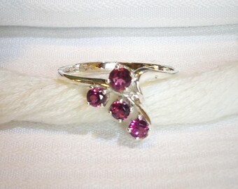 Beautiful Suriam Garnet Ring ~ 925 Sterling Silver ~ Size 8