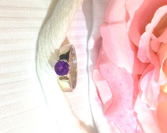 Beautiful Solitaire African Amethyst Ring ~ 925 Sterling Silver ~ Size 5.25
