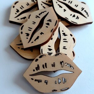 Houten lip cut outs (scrapbookingateliers, mixed media, collages, decoratie, ambachtelijke DIY)