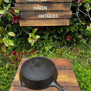 Vintage Unmarked No. 8 Cast Iron Skillet, Heat Ring Skillet, Collectible Cast Iron, Cookware, Kitchen Gift, Chef Gift