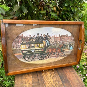 "Upper Clapton ""Omnibus"" Print Tablett - Vintage London Art Couchtisch Tablett - Umfunktioniertes Dekor - Historisches Karten Tablett - Statement Serviertablett."