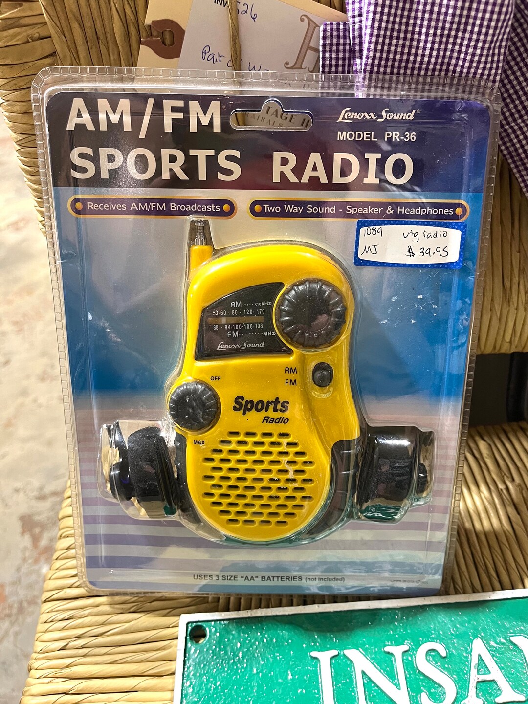 Vintage AM/FM Sports Radio, Portable Radio Receiver, Retro Music Player ...