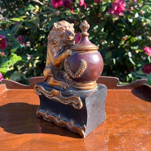 Vintage Resin Lion Bookend, Decorative Lion Statue, Book Lover Gift, Lion Shelf Decor