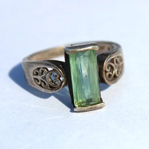 Green Glass Sterling Ring Size 6 1/2
