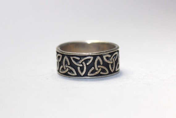 Celtic Trinity Silver Ring Size 7 - image 1