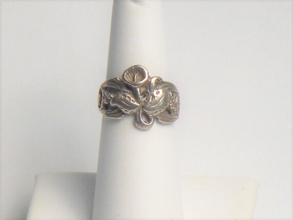 Silver Floral Ring - image 2