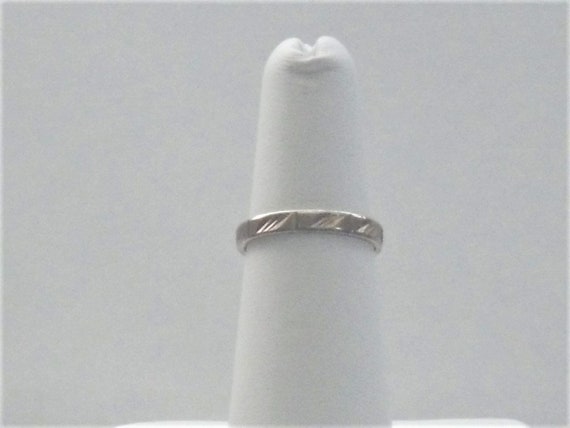 Sterling Silver Grooved Pattern Ring - image 2